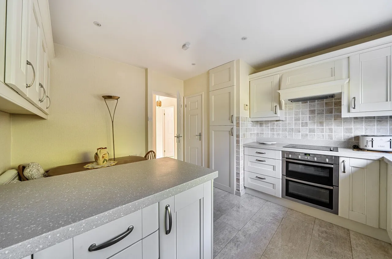 Burlington Gardens, Selsey, PO20, photo 10