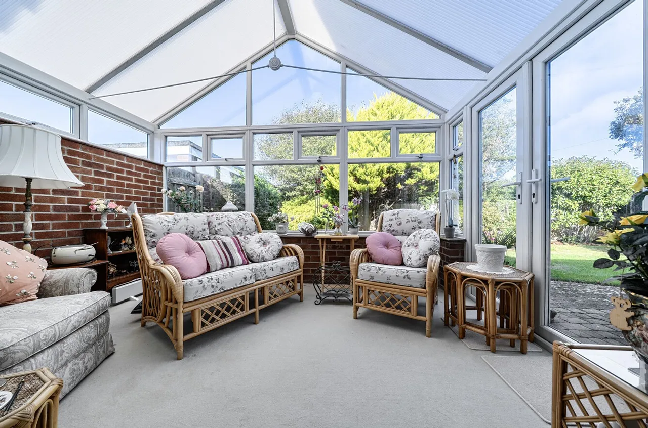Burlington Gardens, Selsey, PO20, photo 8