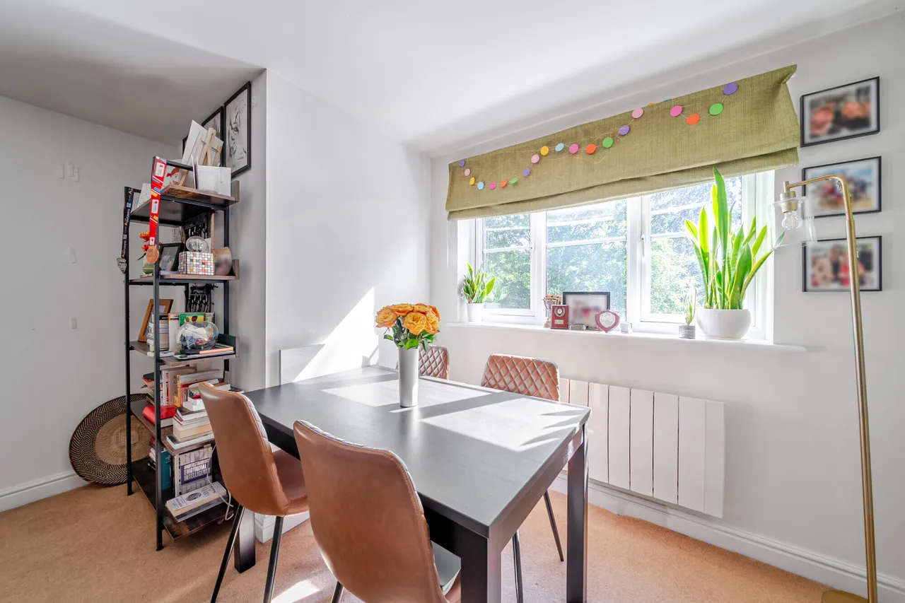 Sherriff Close, Esher, KT10, photo 5