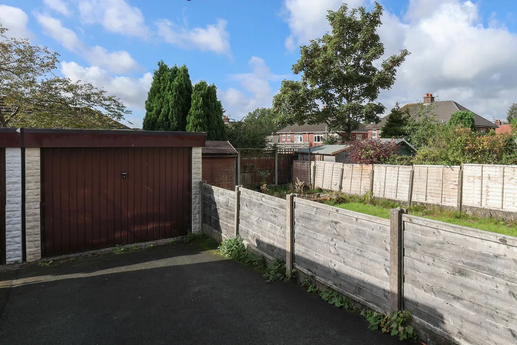 Higher Cleggswood Avenue, Littleborough, OL15, photo 15
