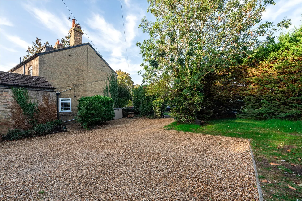 High Street, Langford, SG18, photo 24