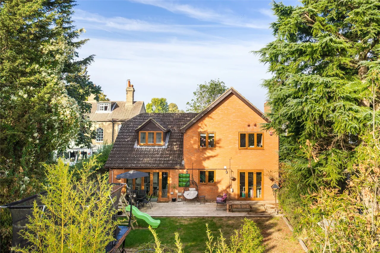 High Street, Langford, SG18, photo 23
