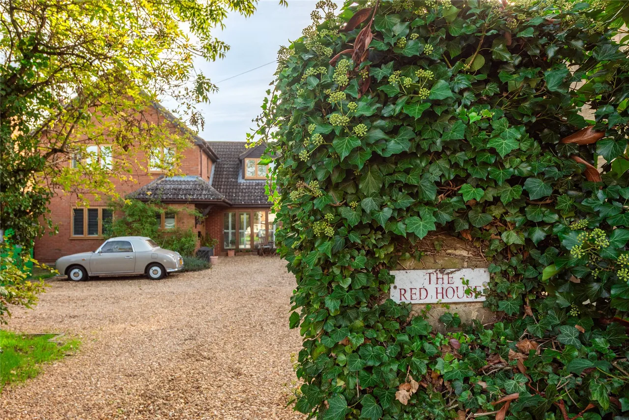 High Street, Langford, SG18, photo 27