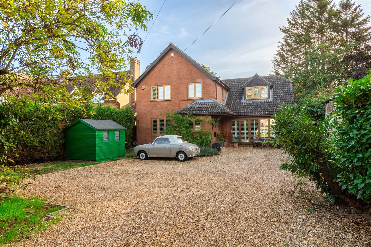 High Street, Langford, SG18, photo 29
