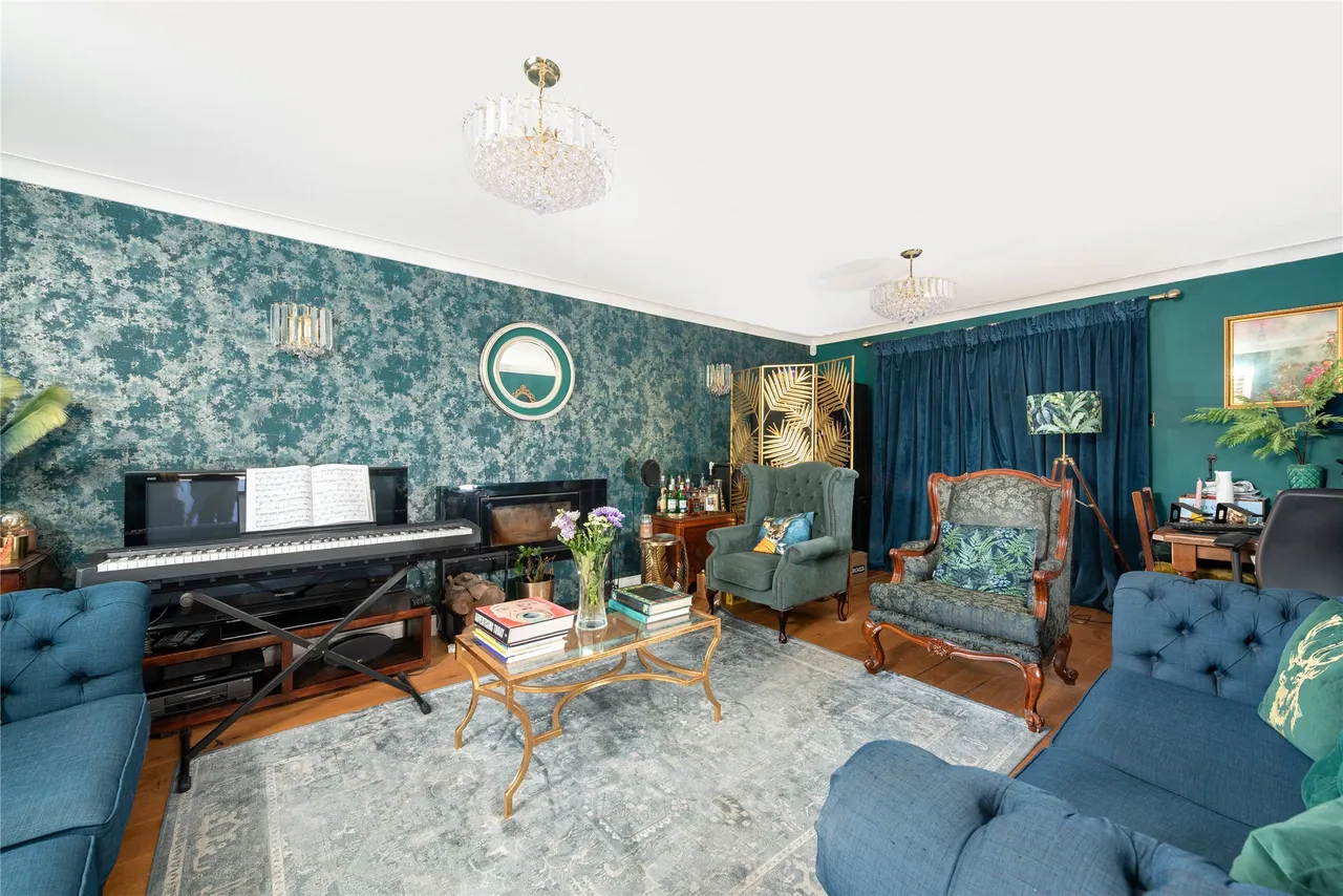 High Street, Langford, SG18, photo 6