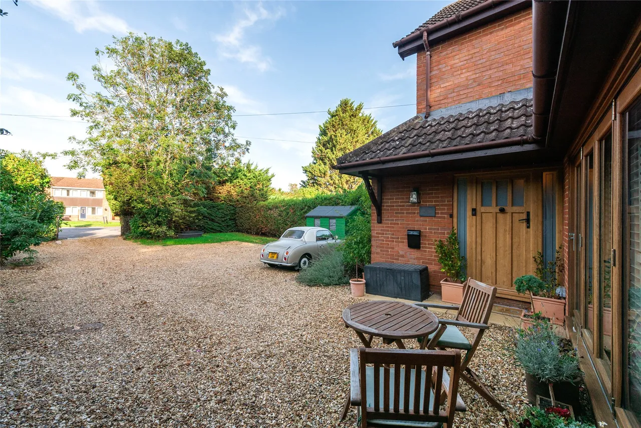 High Street, Langford, SG18, photo 25