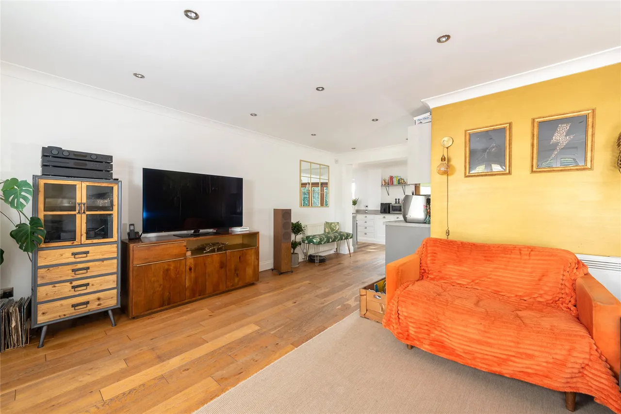 High Street, Langford, SG18, photo 5