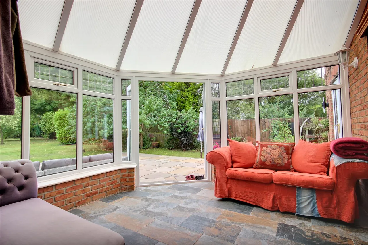Main Street, Great Hatfield, photo 15