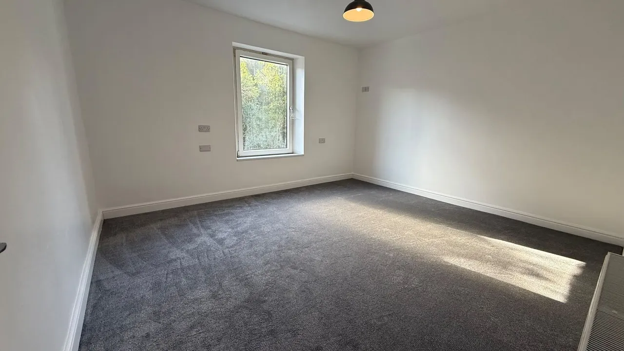 Manchester Road, Deepcar, S36, photo 4