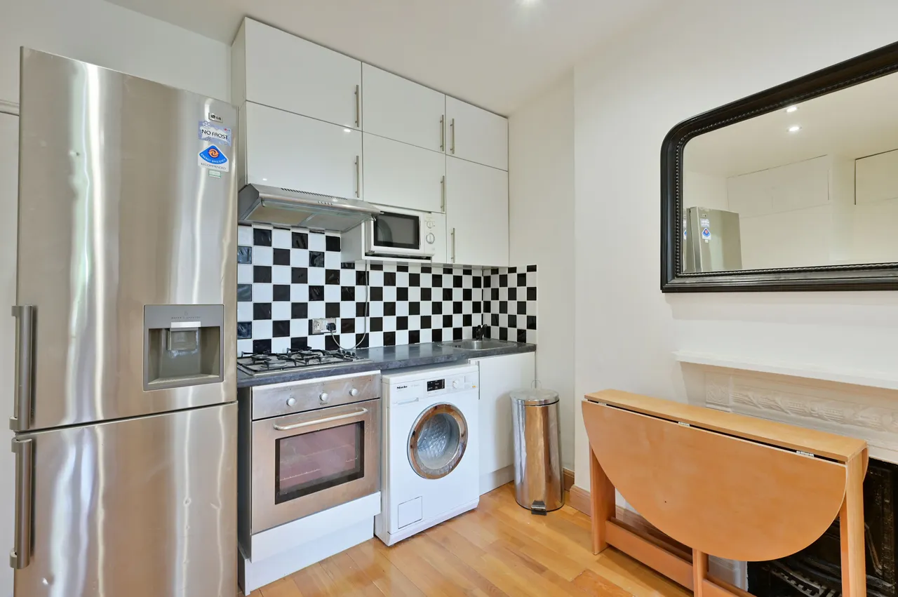 Flat C, 8 Putney High Street, London, photo 6