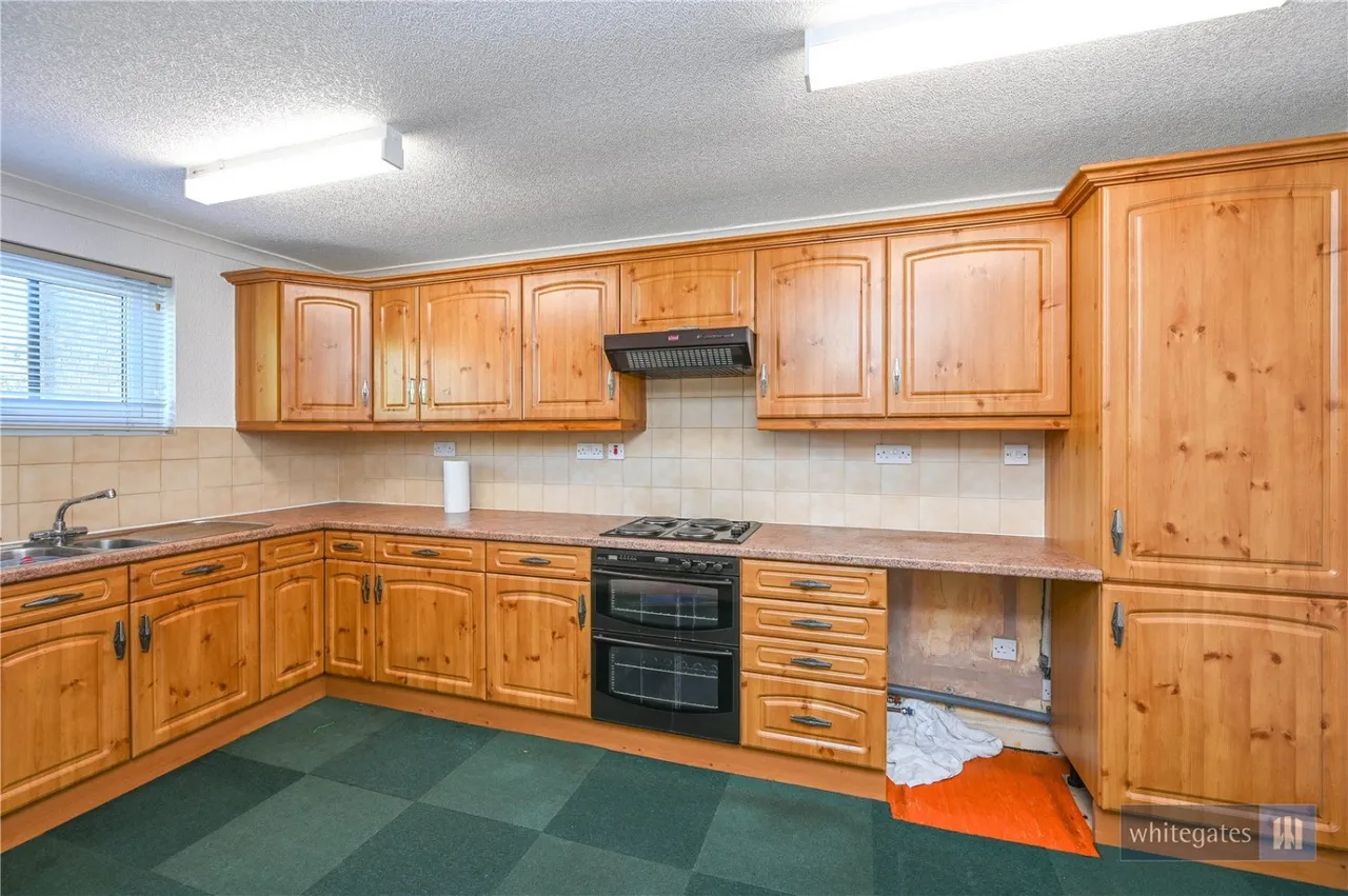 Portico Court, Eccleston Park, L35, photo 5