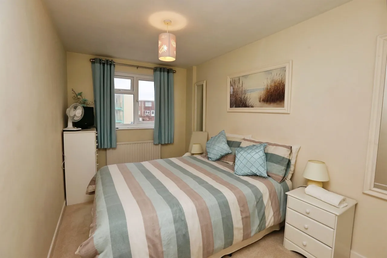 Marine Parade West, Lee-On-The-Solent, photo 9