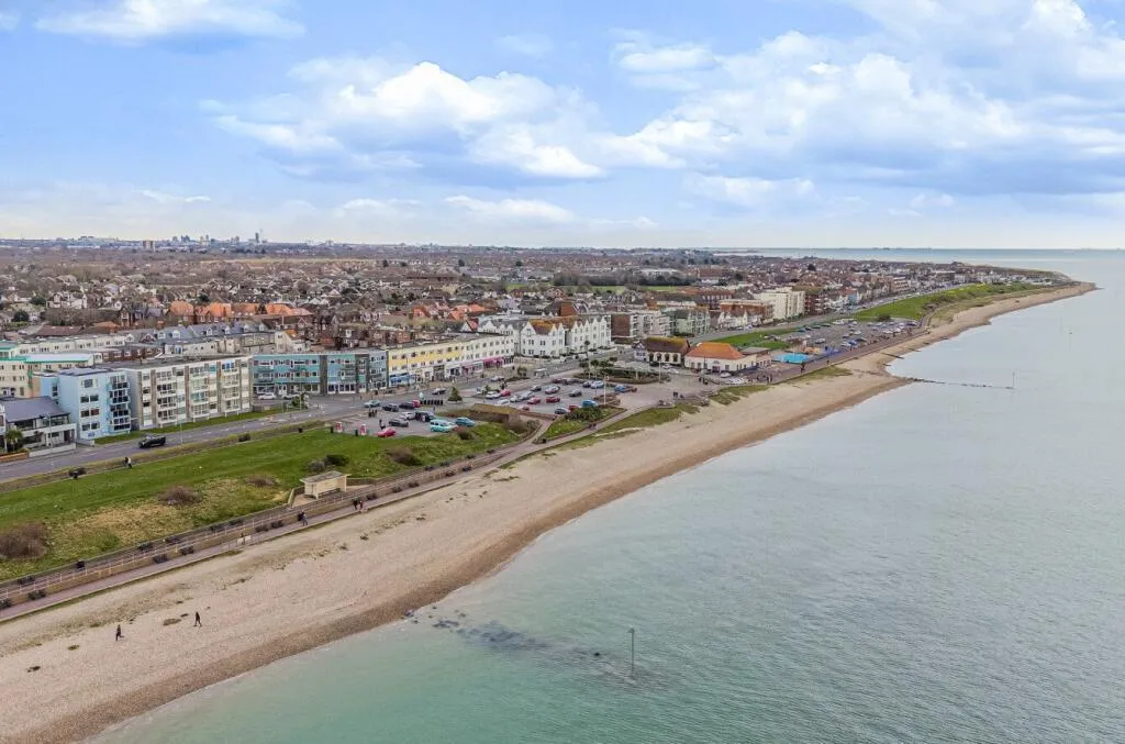 Marine Parade West, Lee-On-The-Solent, photo 8