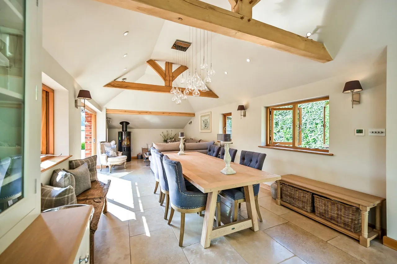 Bulltown Lane, West Brabourne, Kent, TN25 5NB, photo 9