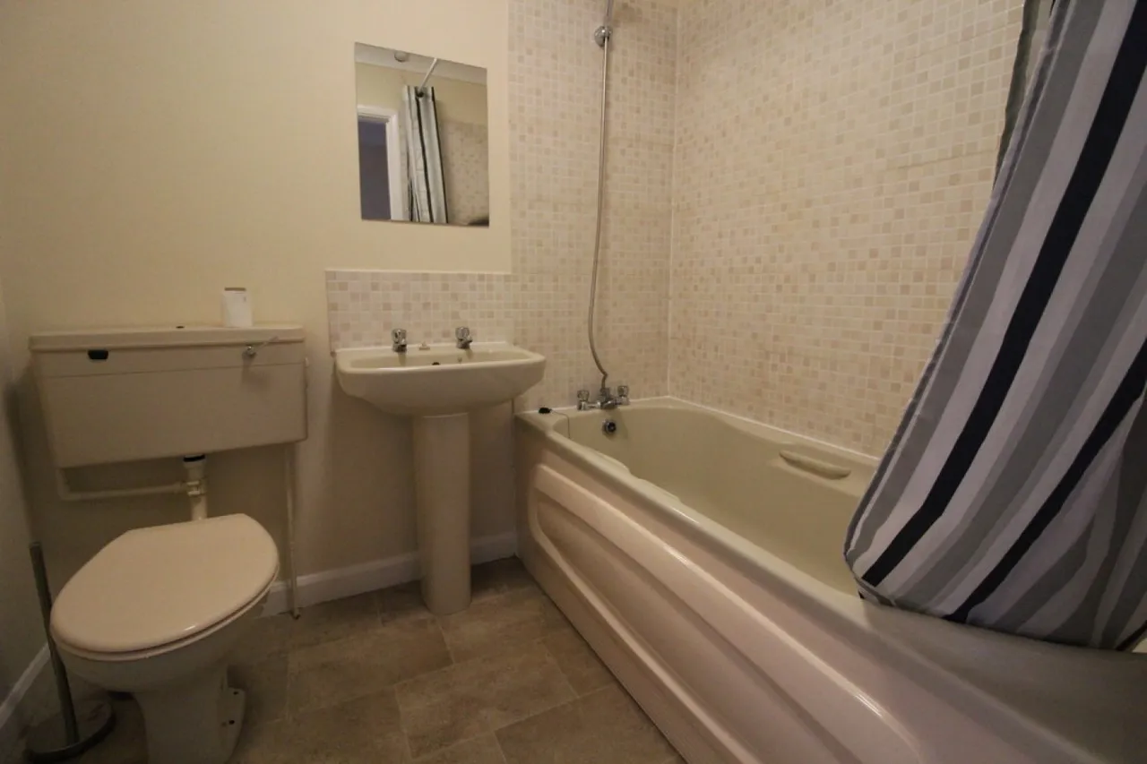 Mackender Court, Ashby, DN16, photo 7