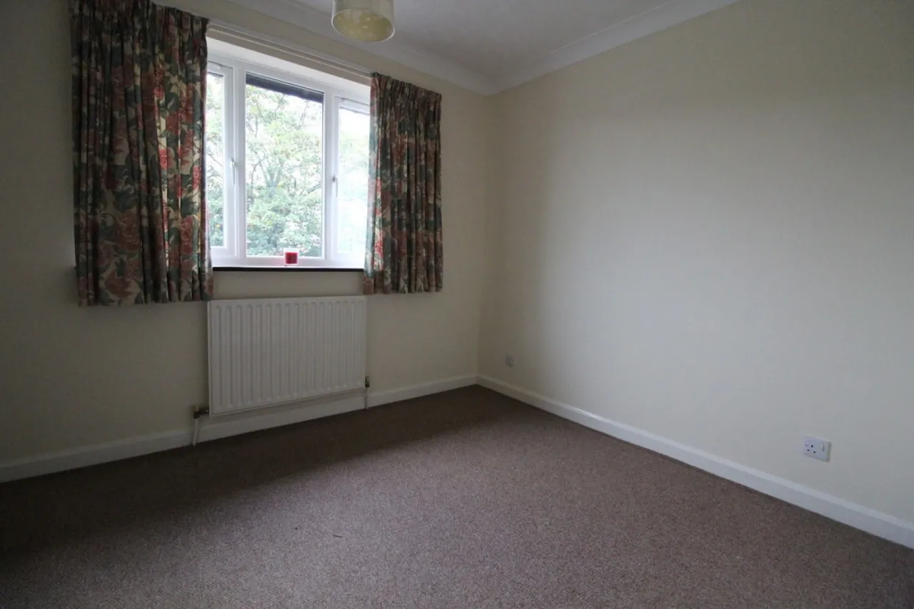 Mackender Court, Ashby, DN16, photo 5