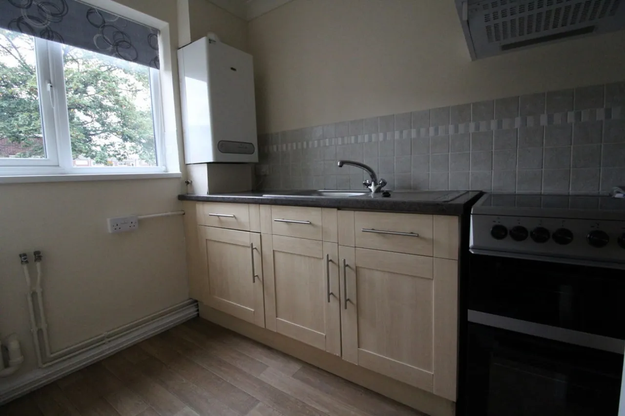 Mackender Court, Ashby, DN16, photo 4