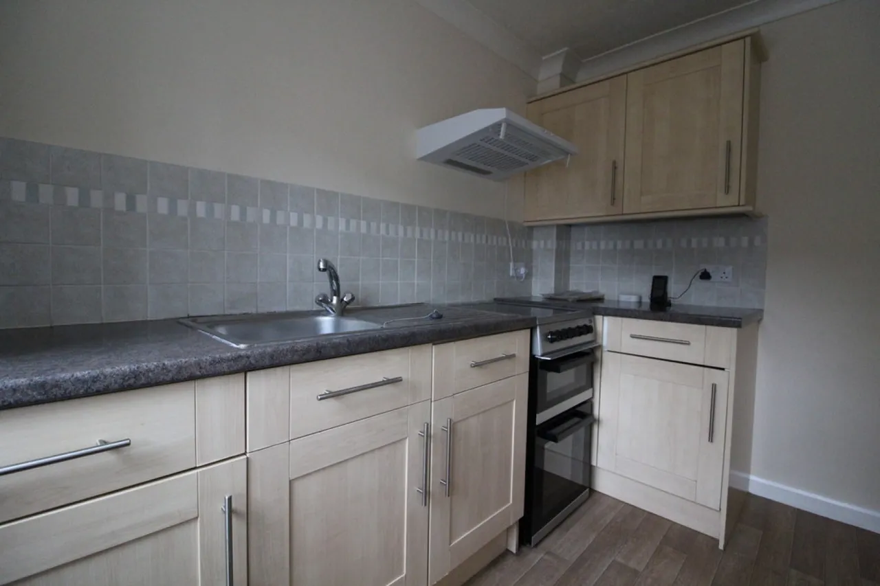 Mackender Court, Ashby, DN16, photo 3