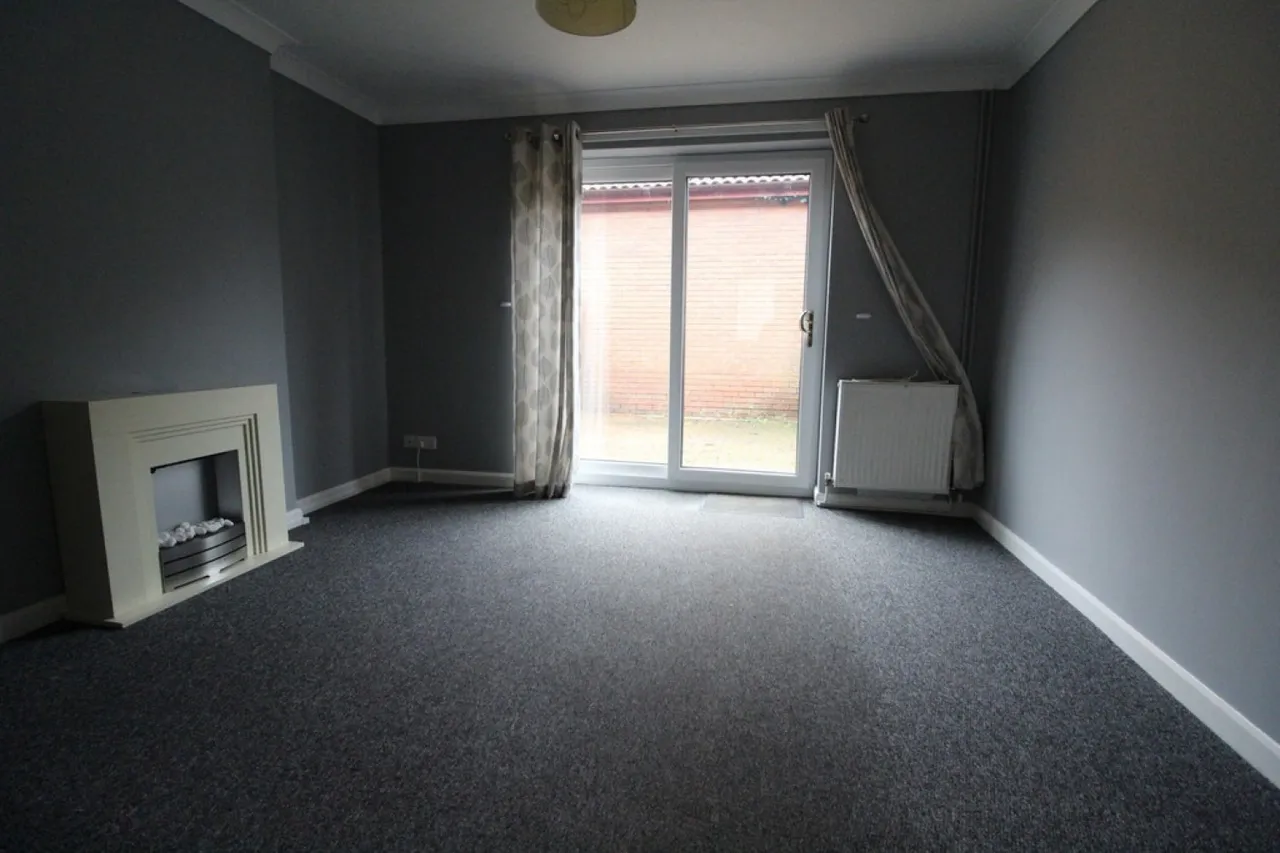 Mackender Court, Ashby, DN16, photo 2
