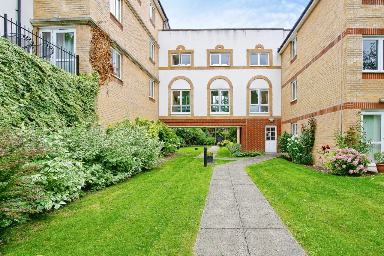 Stafford Road, Caterham, Surrey, CR3, photo 16