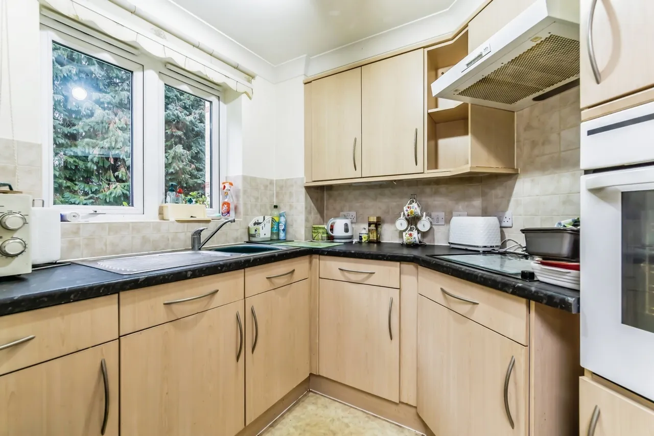 Stafford Road, Caterham, Surrey, CR3, photo 4