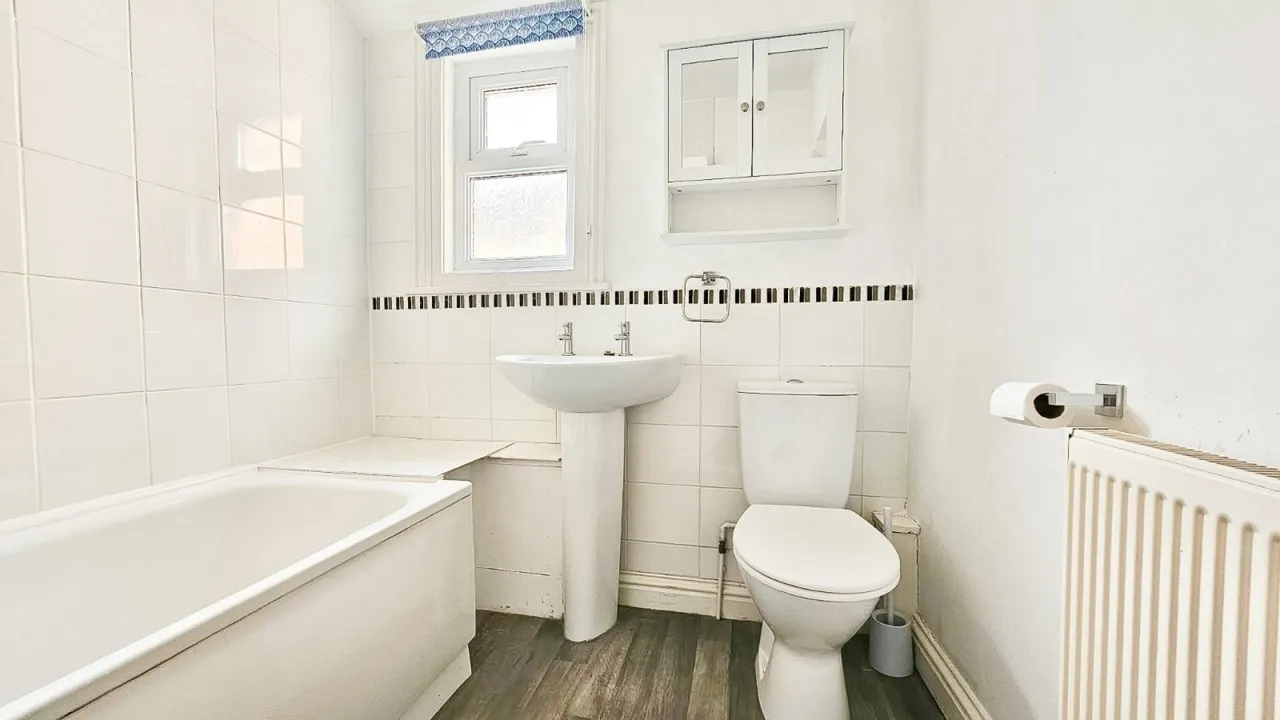 High Street, Worle, BS22, photo 4