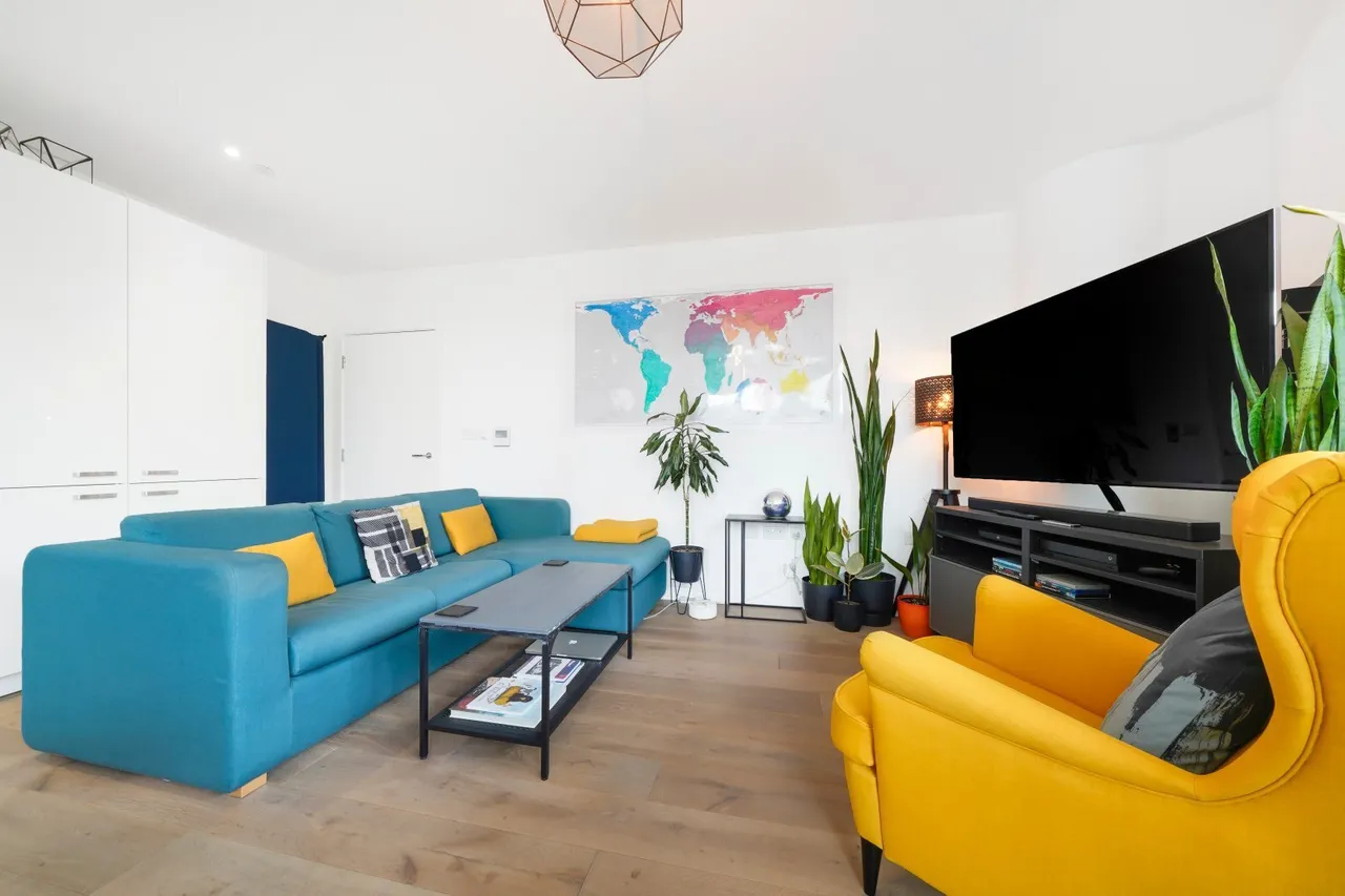 Lombard Road, London, SW11, photo 15