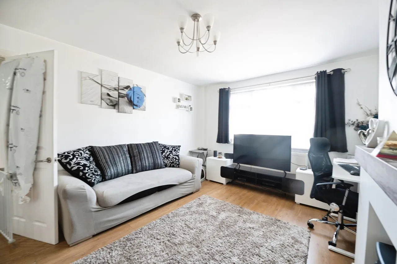 Cross Road, Mawneys, Romford, RM7, photo 4
