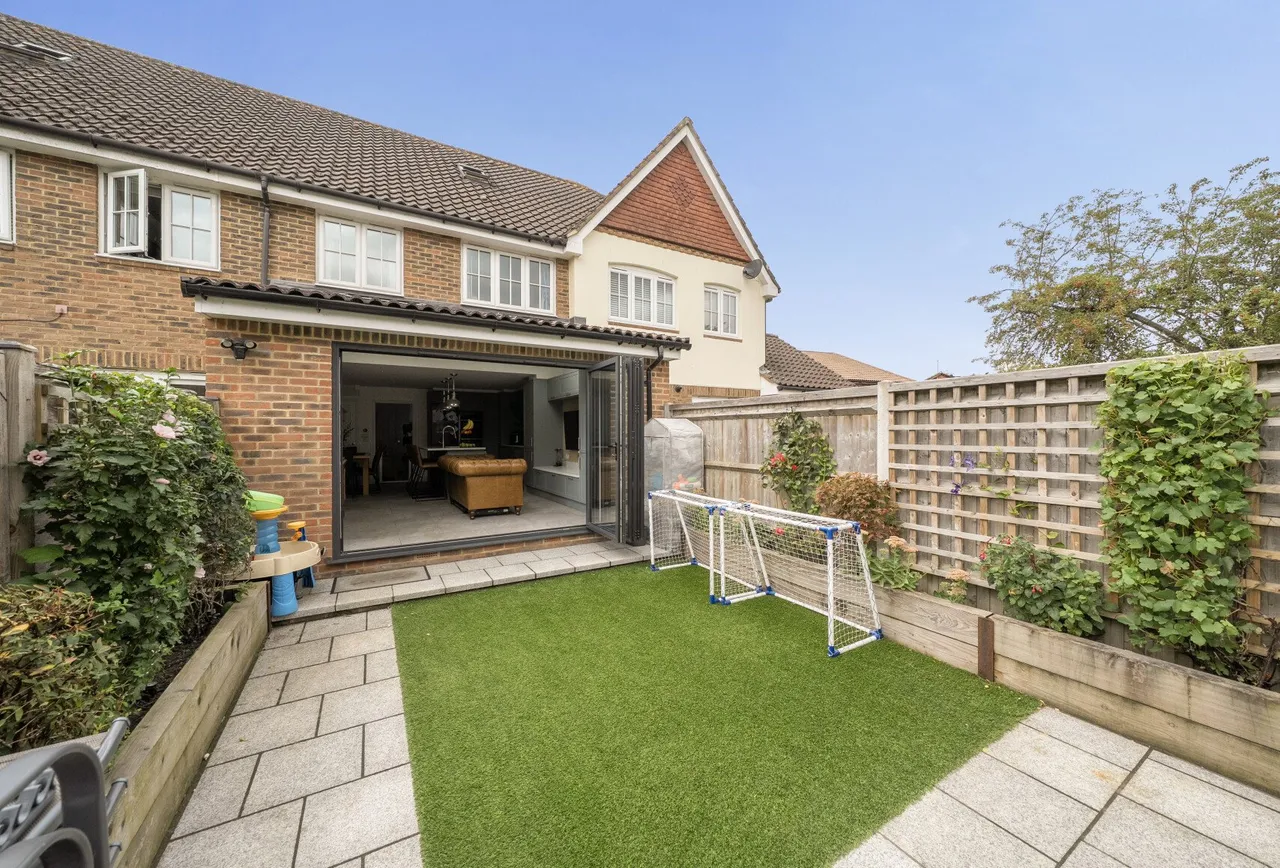 Forge Place, Hookwood, RH6 0AL, photo 13