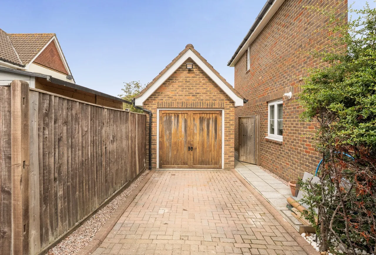 Forge Place, Hookwood, RH6 0AL, photo 17