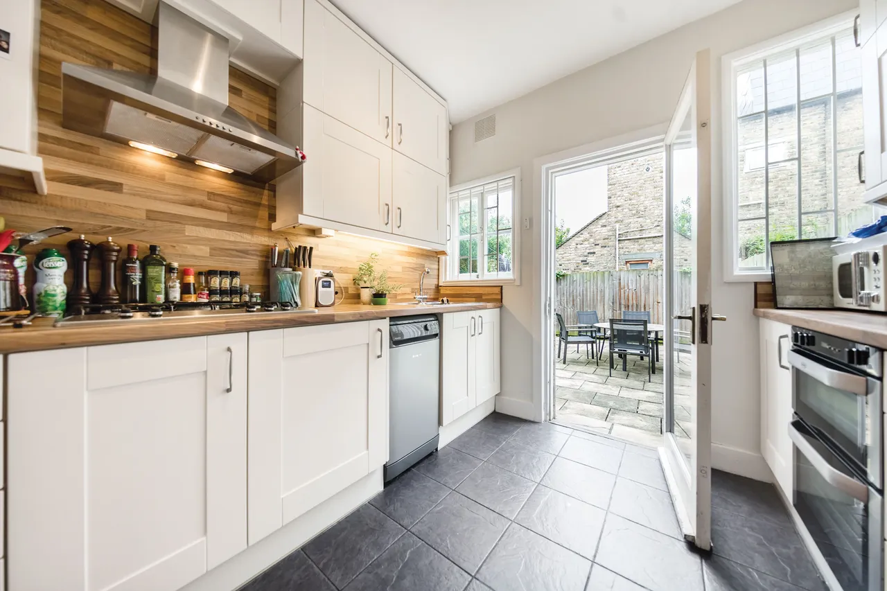 90 Astonville Street, London, photo 4