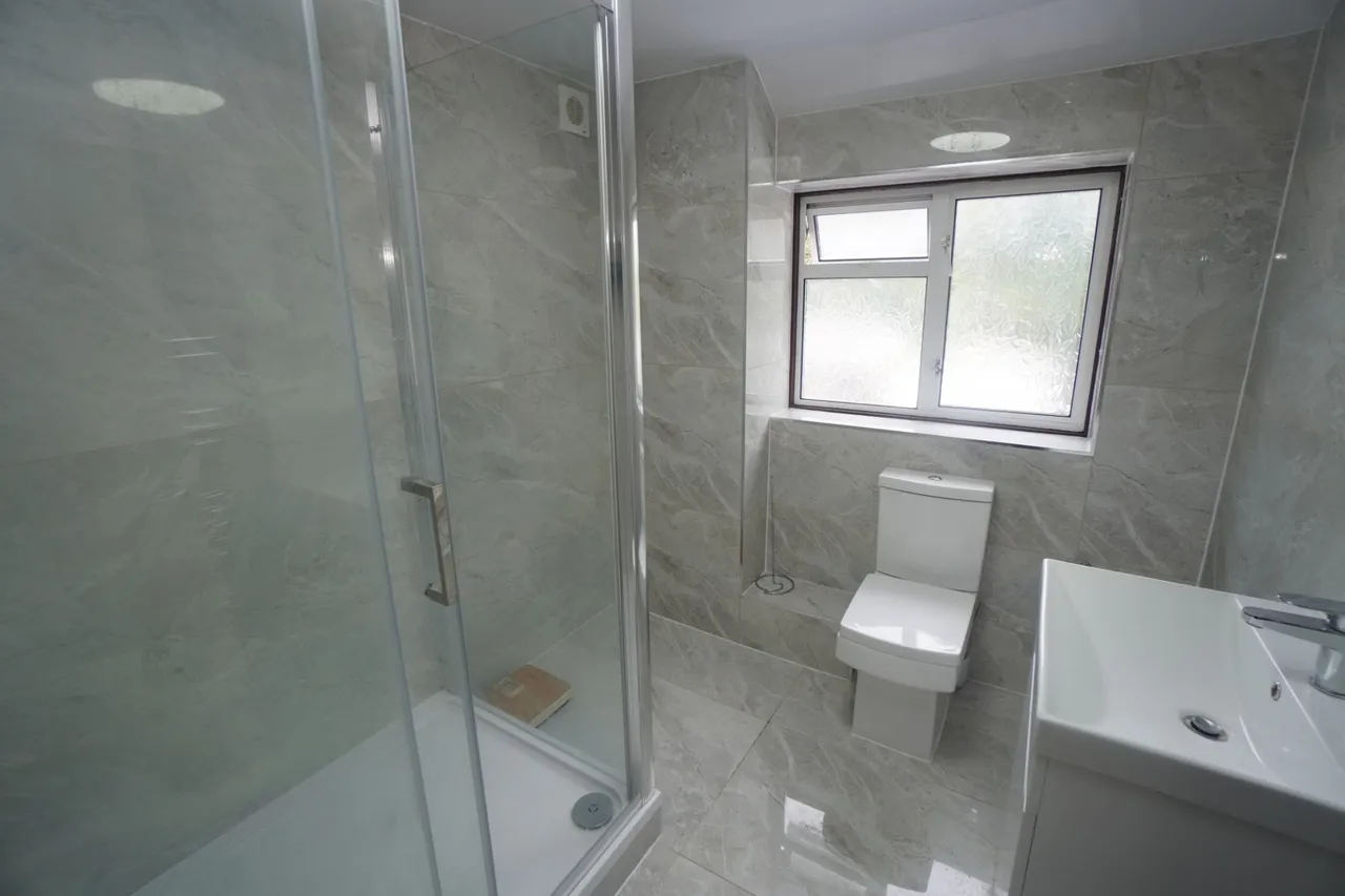 Walton Drive, High Wycombe, HP13, photo 10
