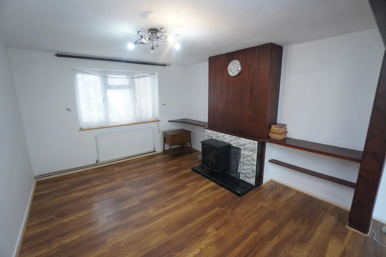 Walton Drive, High Wycombe, HP13, photo 2
