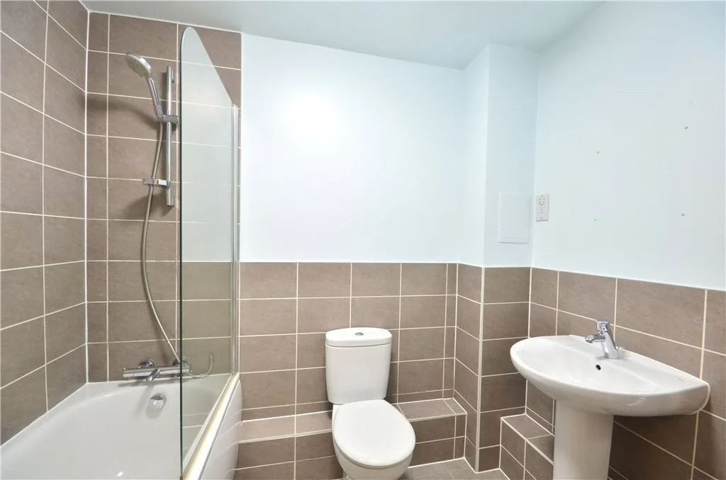 Kenmare Close, Ickenham, UB10, photo 6