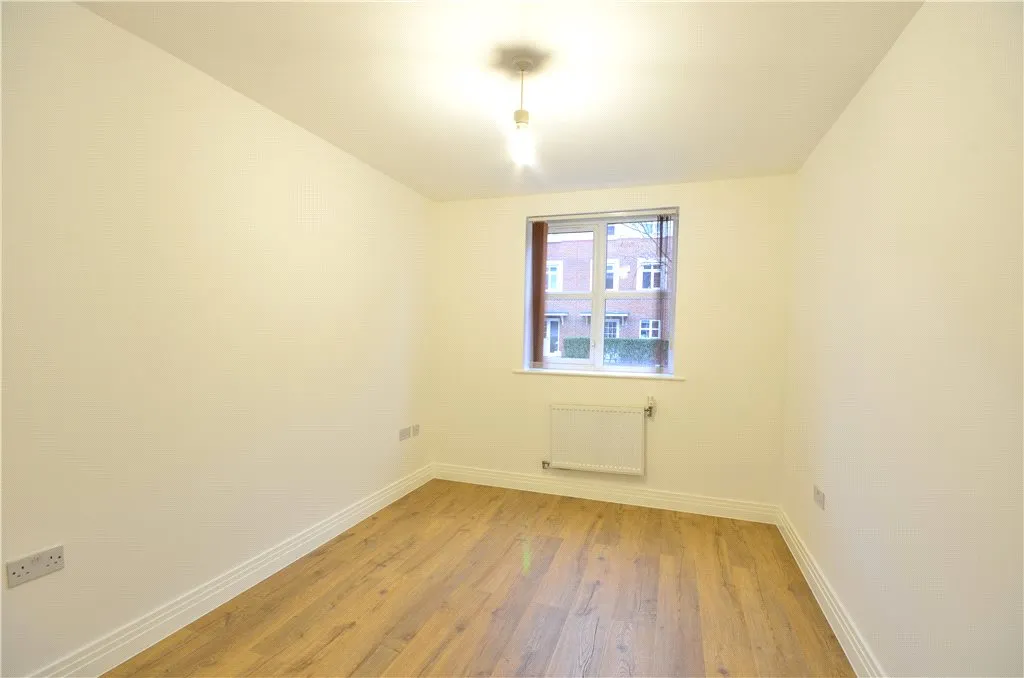 Kenmare Close, Ickenham, UB10, photo 9