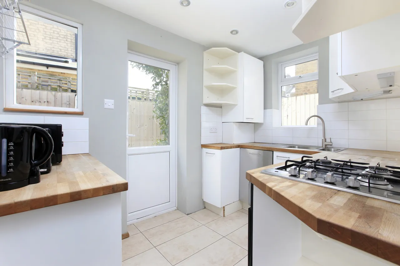 Grantham Road, London, SW9, photo 2