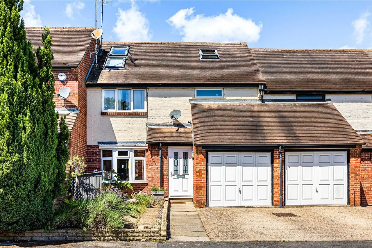 4 bed property for sale, The Close, Henley-on-Thames, RG9