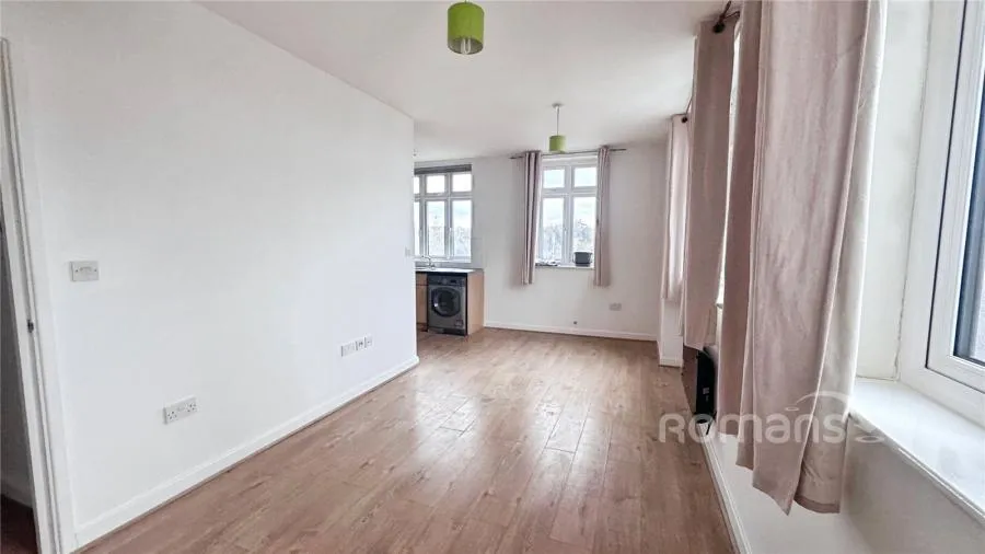 Station Road, Aldershot, GU11, photo 8