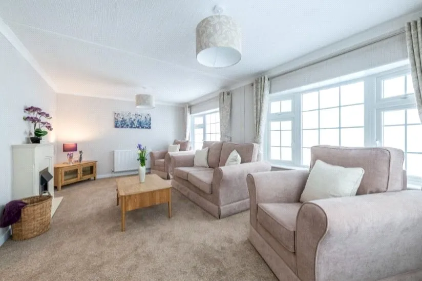 Hermitage Park, Warfield, Bracknell, Berkshire, RG42 6AS, photo 3