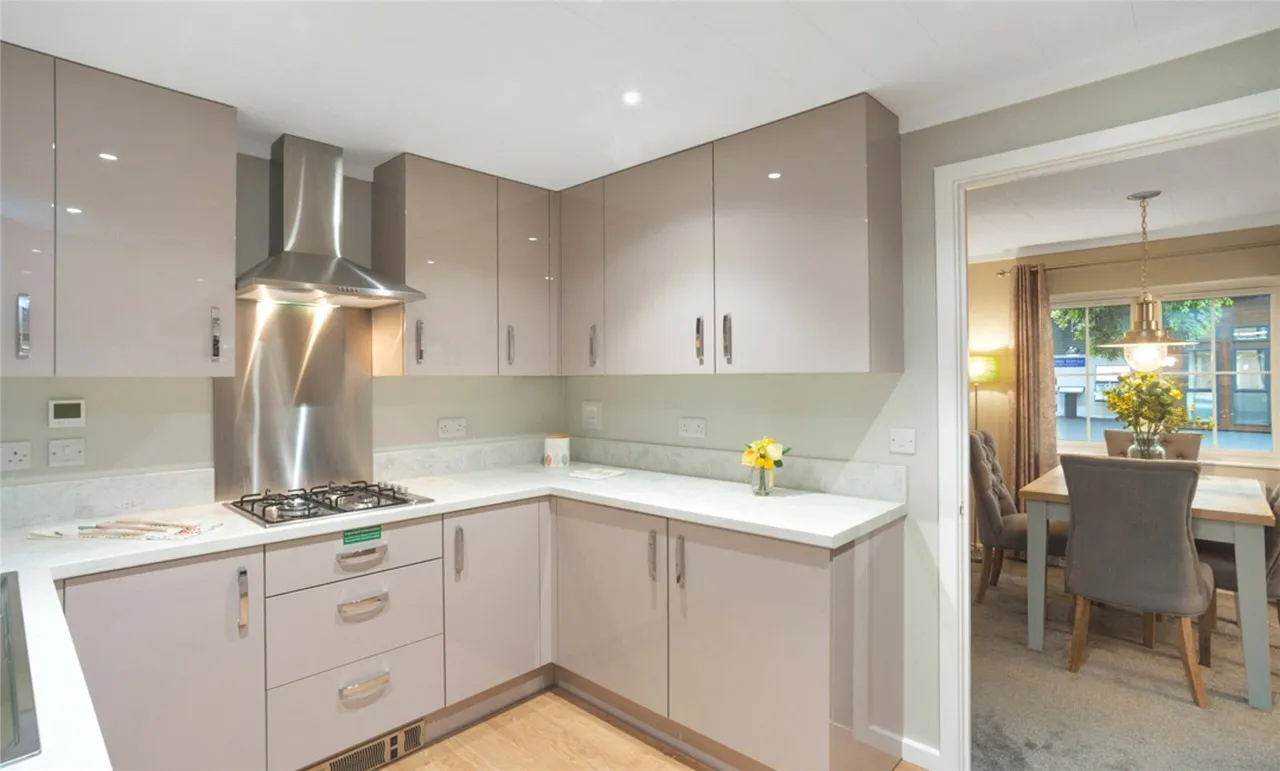 Hermitage Park, Warfield, Bracknell, Berkshire, RG42 6AS, photo 8