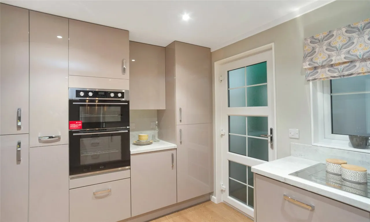 Hermitage Park, Warfield, Bracknell, Berkshire, RG42 6AS, photo 9
