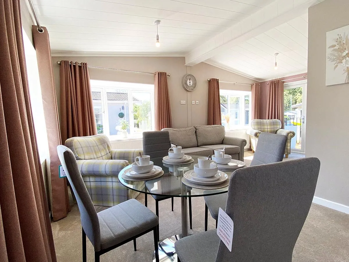 Hermitage Park, Warfield, Bracknell, Berkshire, RG42 6AS, photo 6