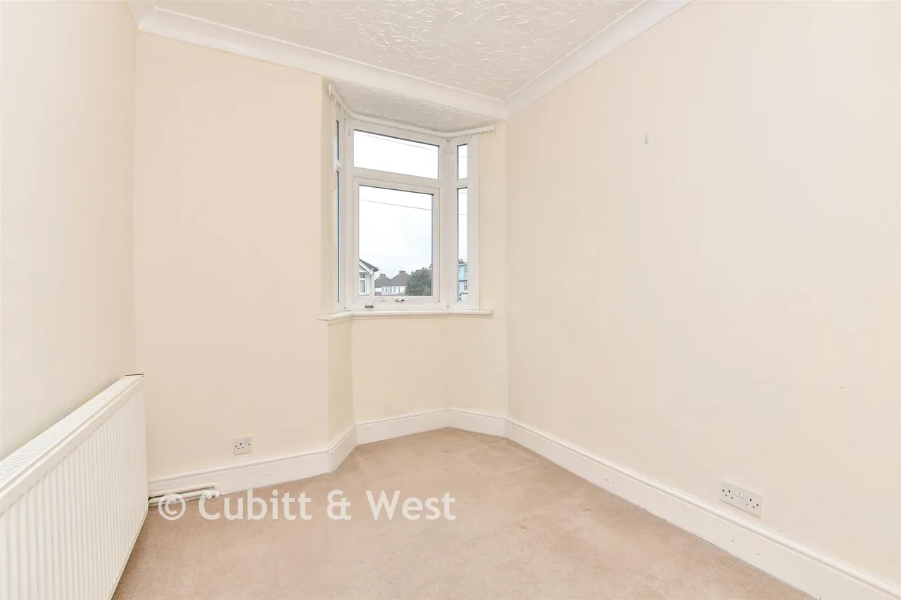 Hindhead Way, Wallington, SM6, photo 12