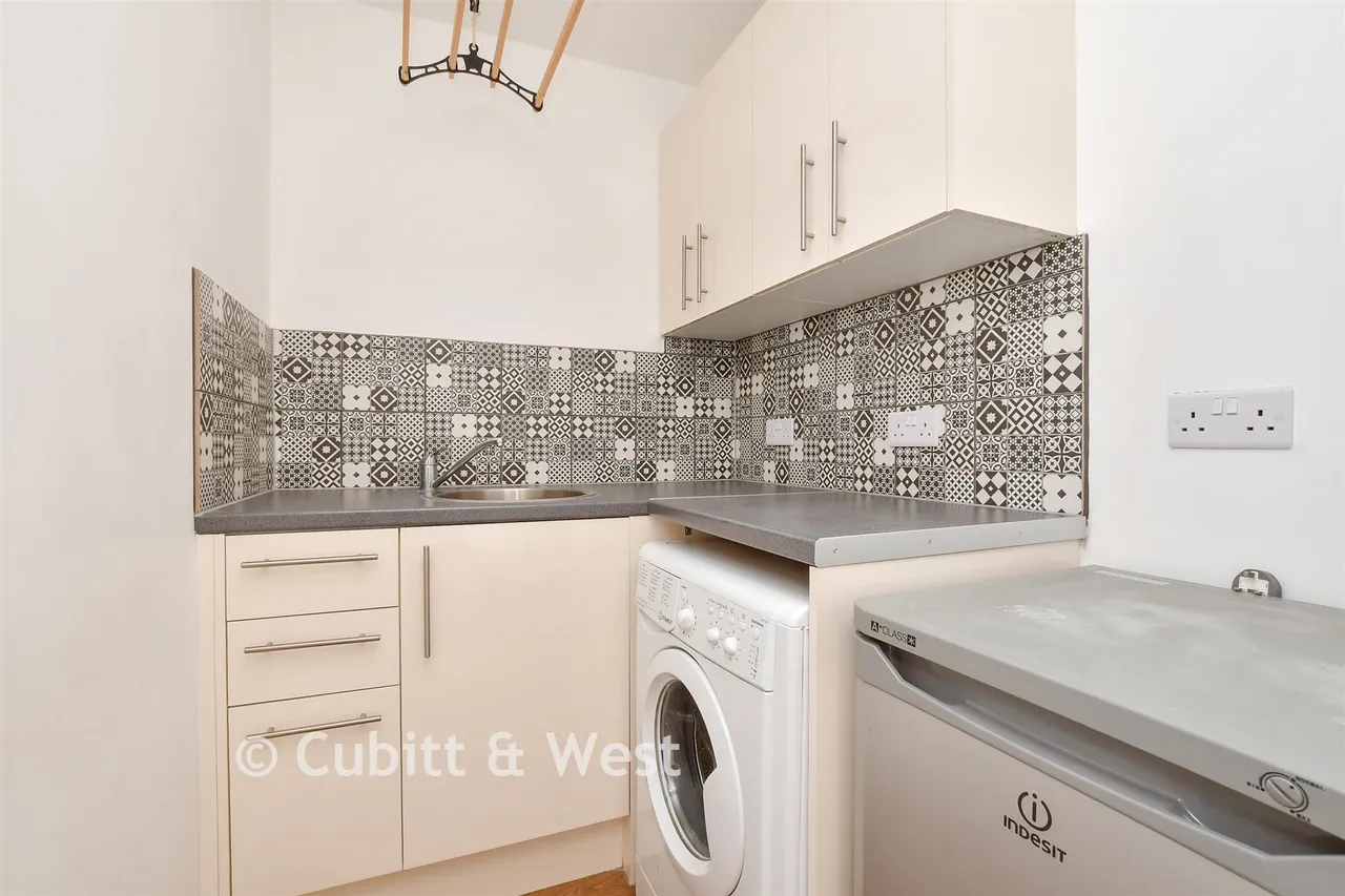 Hindhead Way, Wallington, SM6, photo 14