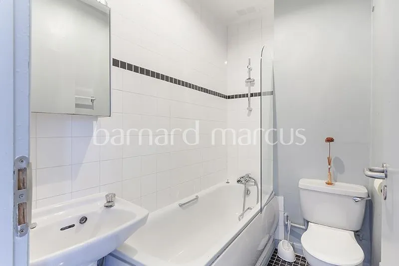 Westwick Gardens, London, W14, photo 5