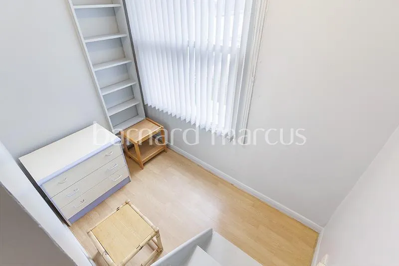 Westwick Gardens, London, W14, photo 8