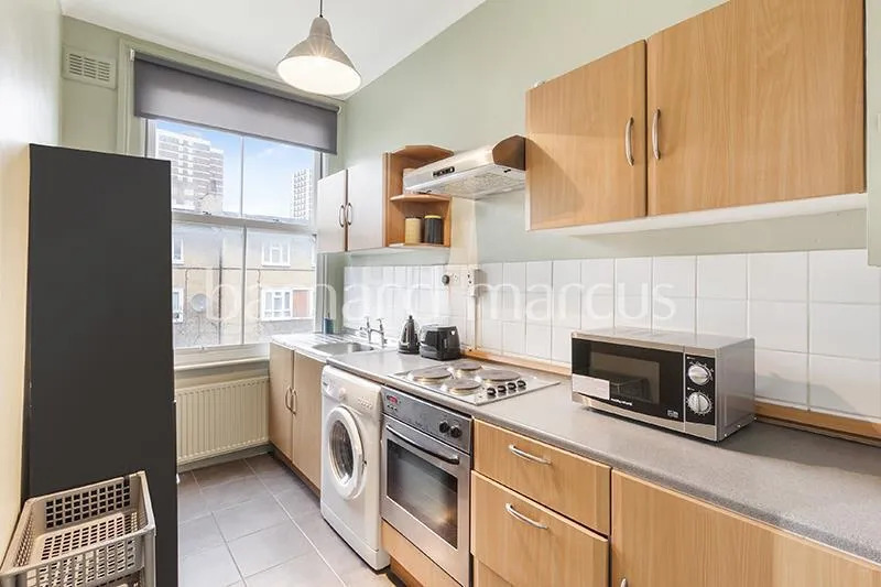 Westwick Gardens, London, W14, photo 3