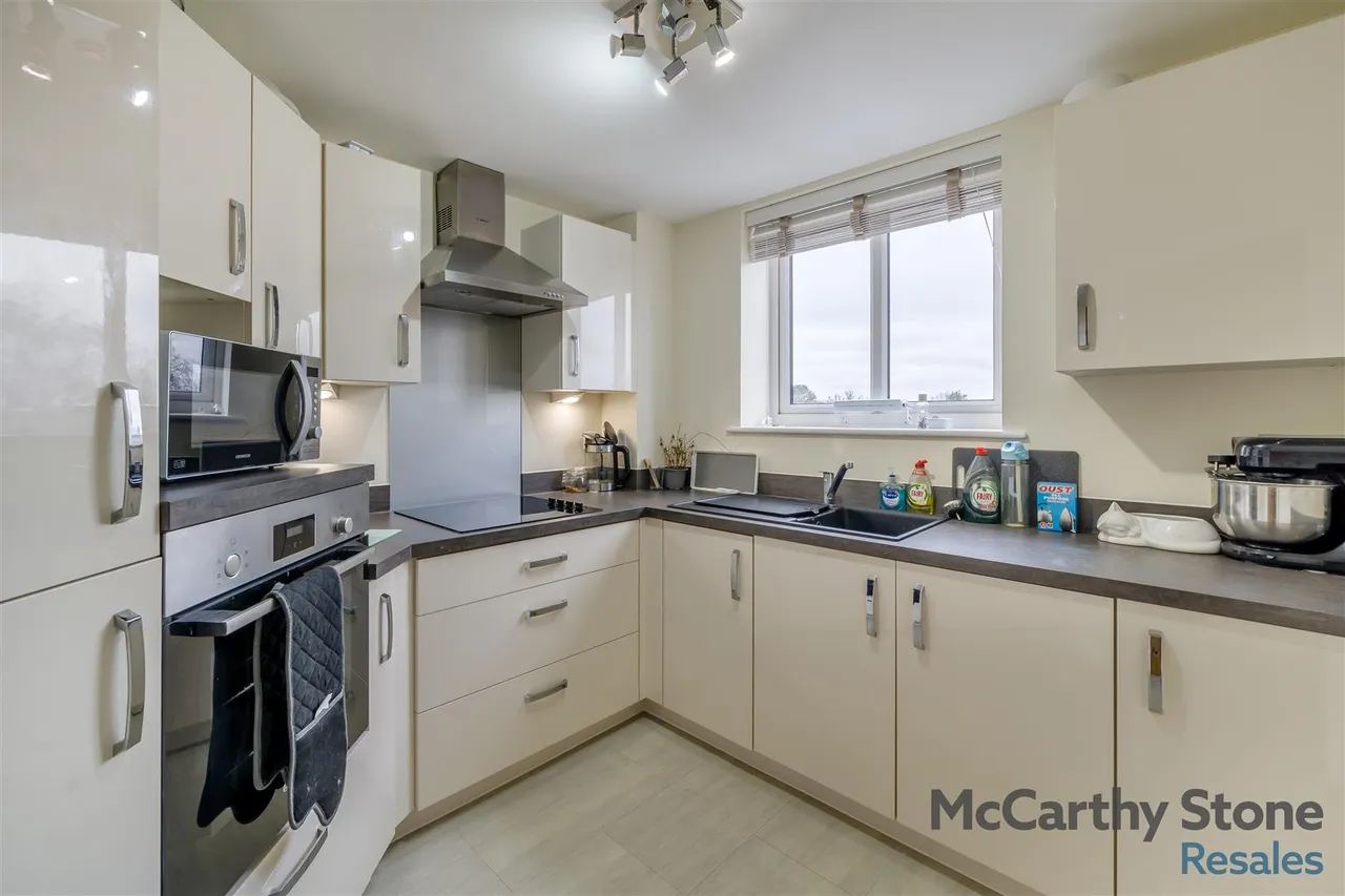 Burlington Gardens, Leyland, PR25, photo 5
