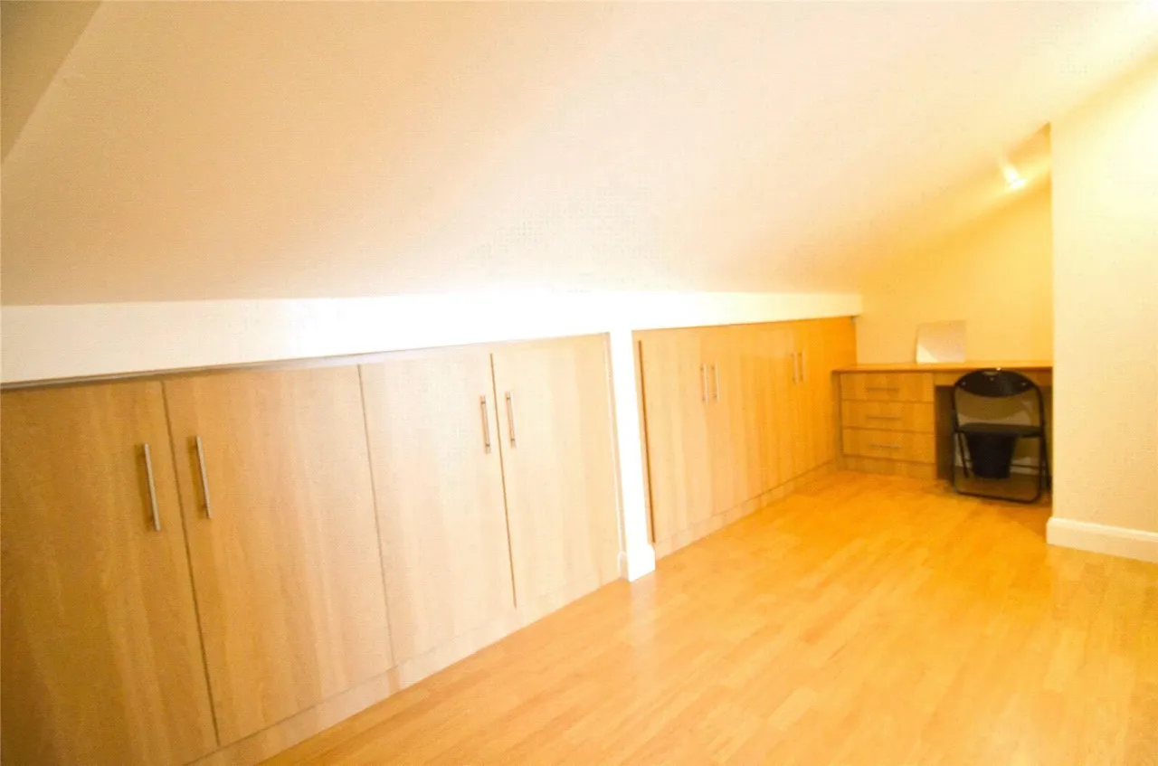 Davenport Avenue, M20, photo 6