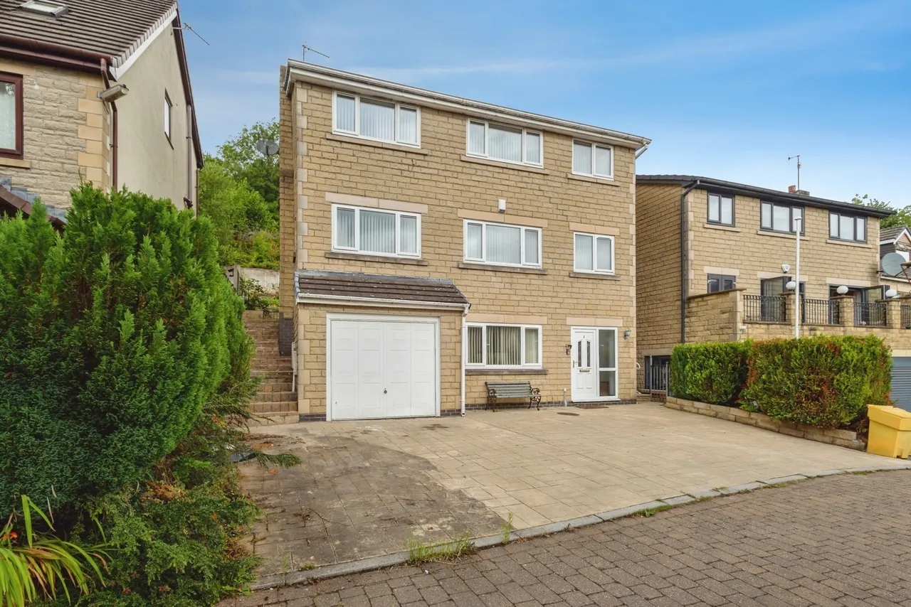 5 bed house for sale — St. Anthonys Drive, ASHTON-UNDER-LYNE, Lancashire, OL5